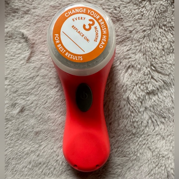 Clarisonic Mia with 5 Unused Brush Heads and Brush Case - Picture 4 of 6